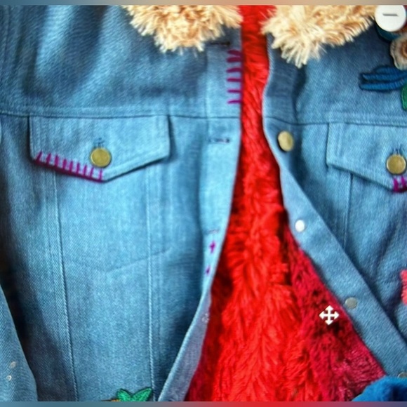 NWT Natural Life Denim Jacket with embroidered floral patches+faux fur Size XL - Picture 3 of 15